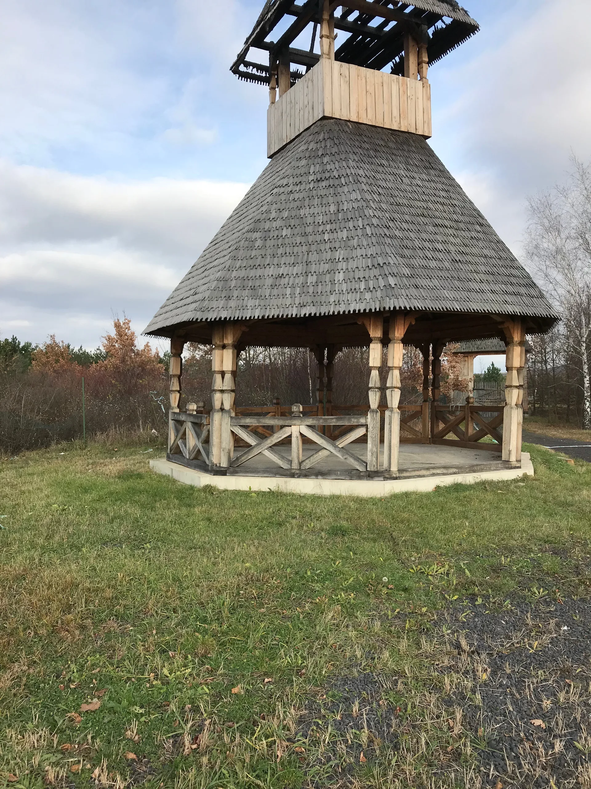 Demontáž dřevěného kostela sv. Valentina v Mostě